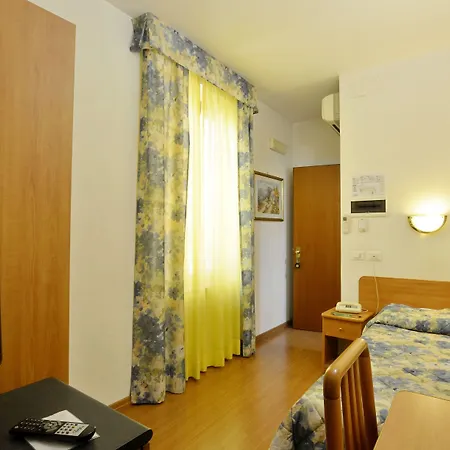 Hotel Tirreno 3*