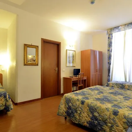 Tirreno Otel 3*