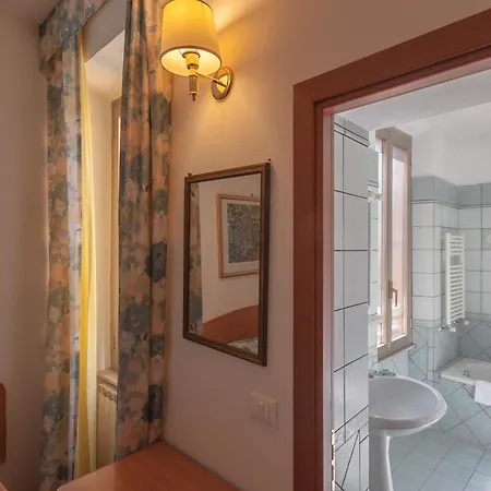 Tirreno Otel 3*