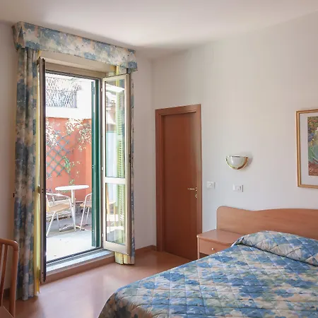 Tirreno Hotell